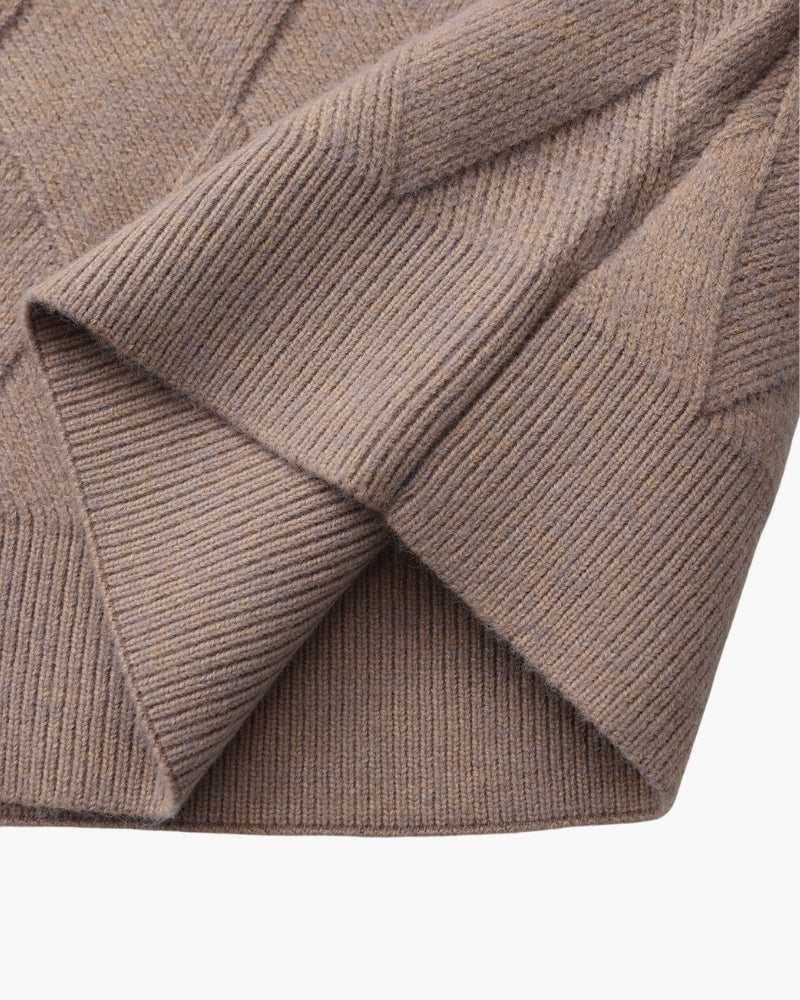 Luxurious Diamond Pattern Crewneck Sweater