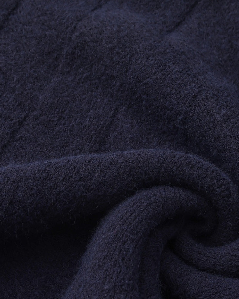 Luxurious Diamond Pattern Crewneck Sweater