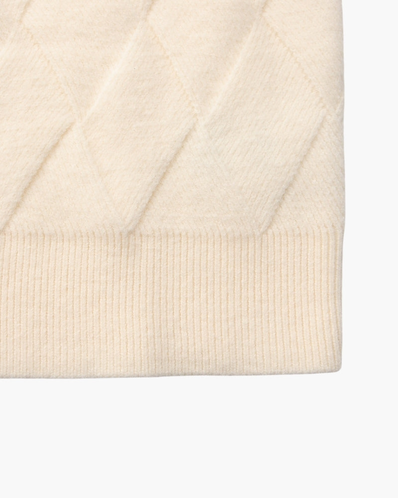 Luxurious Diamond Pattern Crewneck Sweater